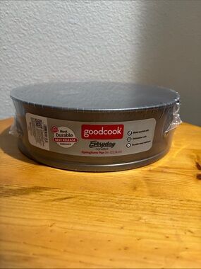 Goodcook Everyday Nonstick Springform Pan NWT